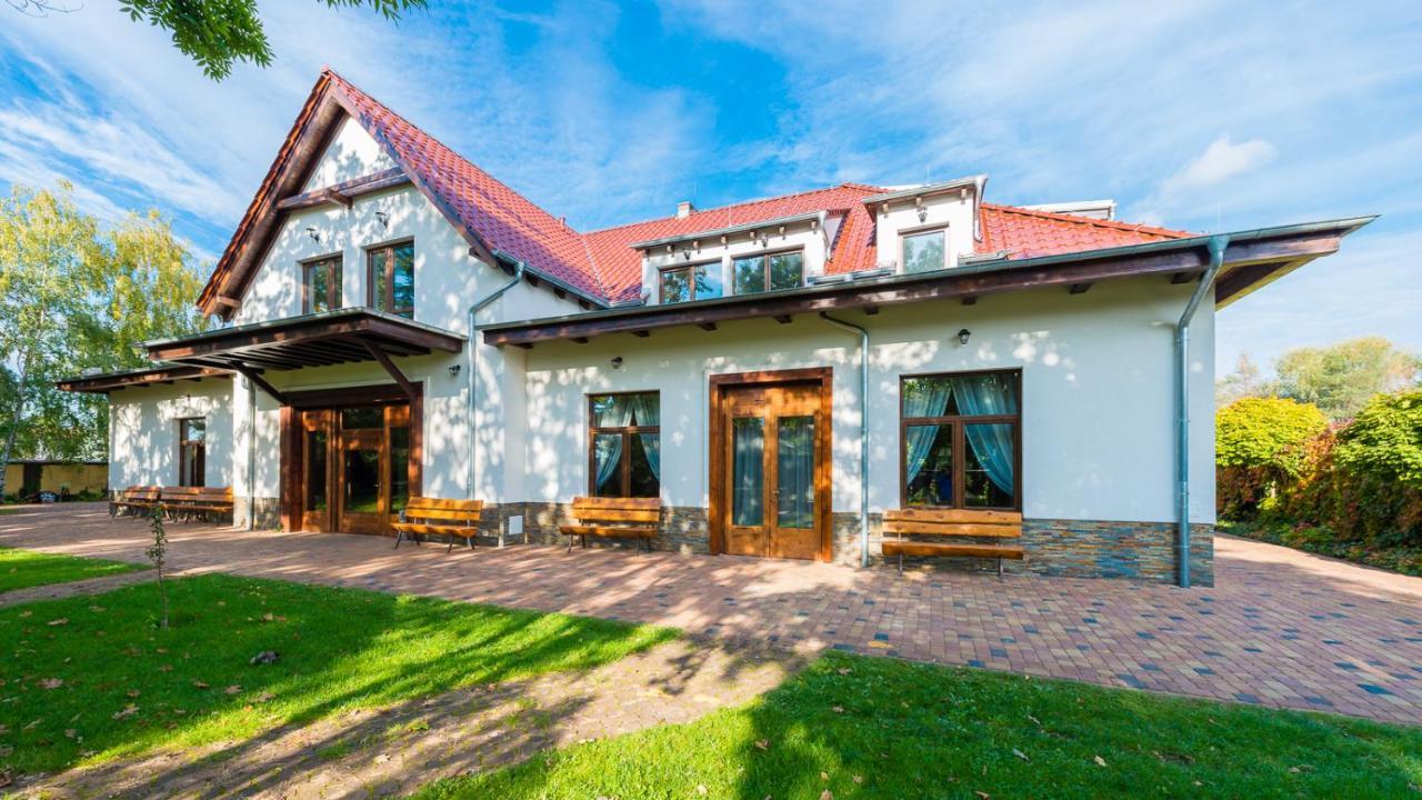 بوزنان Dworek Staropolski المظهر الخارجي الصورة